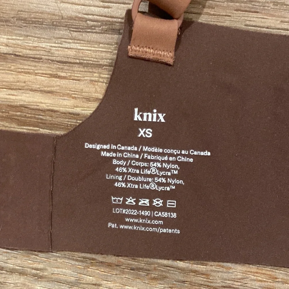 Knix Revolution V-neck wireless bra - Picture 8 of 10